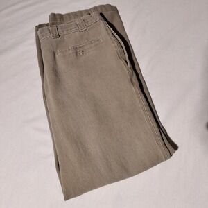 ORVIS Mens Khaki Pleated Pants Sz 32 (29.5"x28.5" Actual) Made in USA